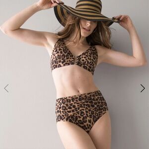 White House Black Market U Hook Bikini Top Signature Leopard Black Size M